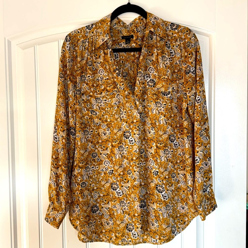 Ann Taylor utility top front pockets mustard color